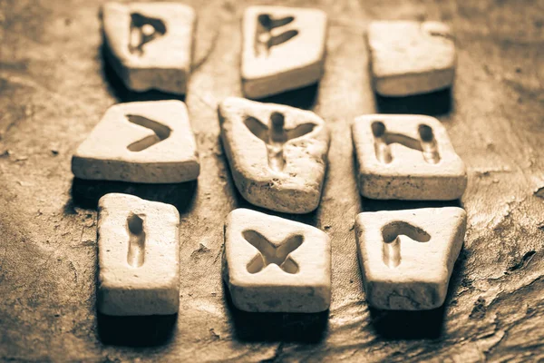 Close Van Runic Stenen Met Futhark Teken Oud Boek — Stockfoto