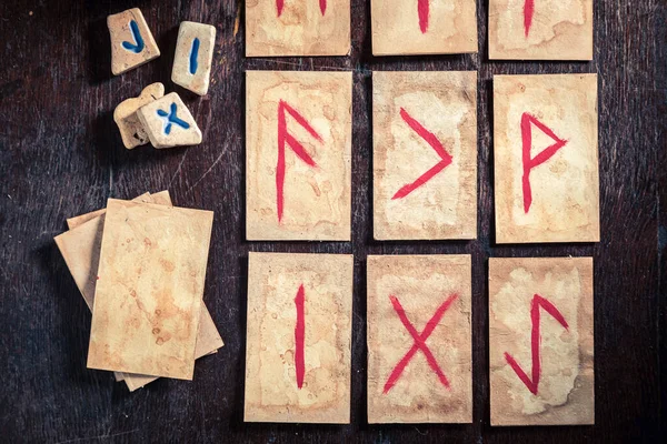 Top View Fortune Teller Från Futhark Runor Kort Träbord — Stockfoto