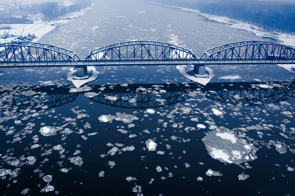 Rio Com Floe Ponte Nevada Inverno Vista Aérea Polônia — Fotografia de Stock