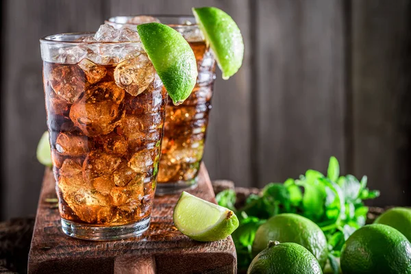 Cold Iced Tea Lime Ice Drink Summer Heat Long Island — Stock Photo, Image