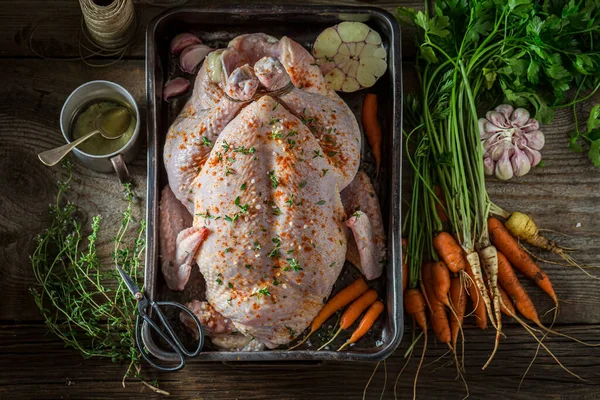 Roasted Whole Chicken Herbs Preparation Grilled Homemade Chicken Vegetables Thyme — Stock Photo, Image