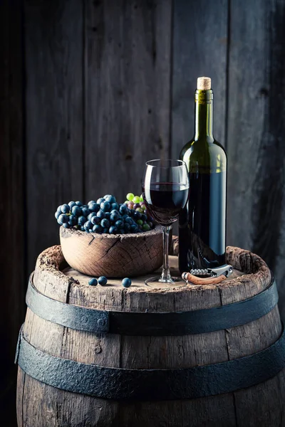 Glass Red Wine Dark Grapes Wine Industry Wine Old Barrel — Stock Photo, Image