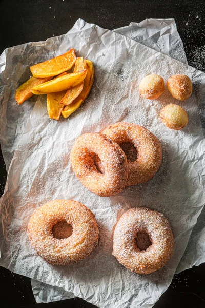 Zoete Hete Gouden Donuts Klaar Eten Zelfgebakken Gebak Donuts Voor — Stockfoto