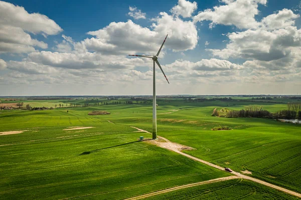 Szélturbinák Nyári Pályán Alternatív Energia Vidéken Természet Légi Rálátása Lengyelországra — Stock Fotó