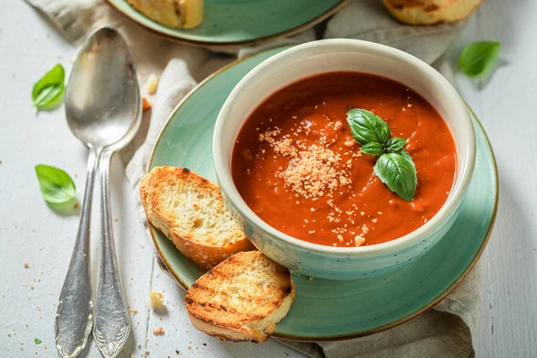 Sopa Tomate Quente Feita Tomates Saborosos Sopa Com Parmesão Sopa — Fotografia de Stock