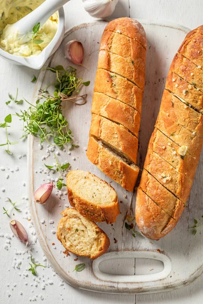 Aromatisk Hvitløksbrød Med Salt Brød Med Smør Hvitløk Italiensk Mat – stockfoto