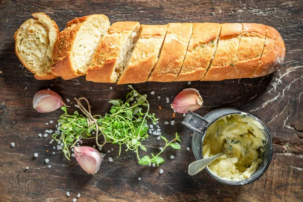 Lahodný Česnekový Chléb Solí Bageta Česnekem Italská Kuchyně — Stock fotografie