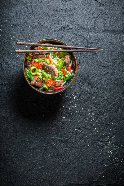 Mie Asia Panas Dengan Cabai Daging Sapi Masakan Asia Daging — Stok Foto
