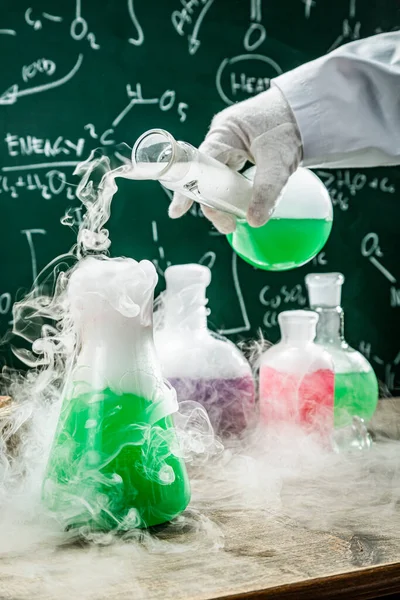 Testing New Chemical Reactions Academic Laboratory Practical Chemistry Classes — Fotografia de Stock