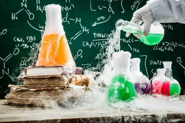 Checking Chemical Formula School Laboratory Practical Chemistry Classes — Foto Stock