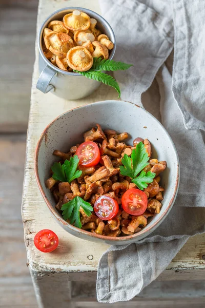 Homemade Fried Noble Mushrooms Made Chanterelles Rustic Kitchen — Stock Photo, Image