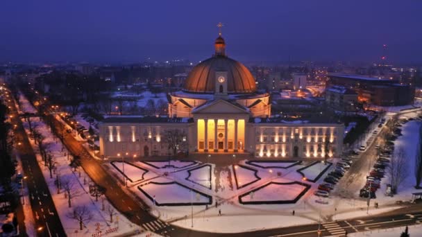 Basílica Romana de San Vicente de Paúl, Bydgoszcz en invierno — Vídeo de stock