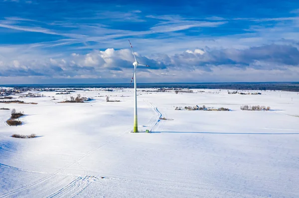 Ветряная Турбина Снежном Поле Альтернативная Энергия Зимой Вид Воздуха Природу — стоковое фото