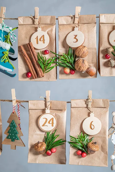 Originele Advent Kalender Voor Kerstmis Als Zak Opknoping Met Nummer — Stockfoto