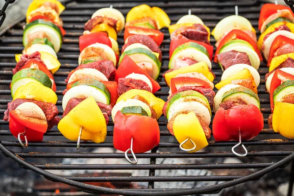 Heiße Spieße Auf Dem Grill Mit Fleisch Spieße Flammen Grillen — Stockfoto