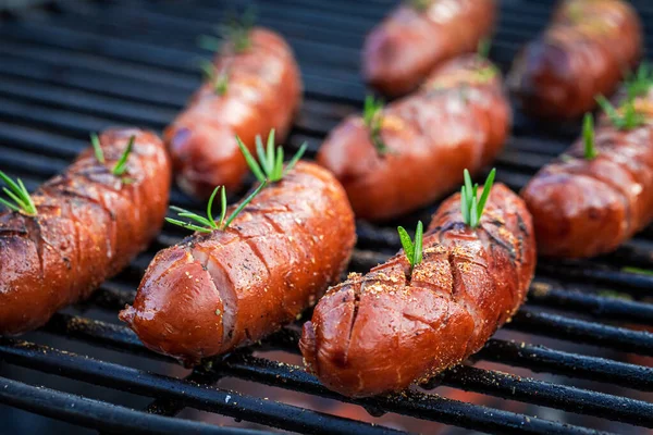 Würzige Wurst Vom Grill Mit Gewürzen Grillen Garten Grillen Auf — Stockfoto