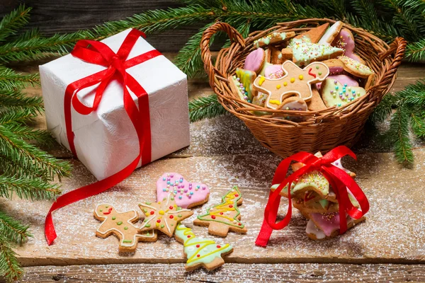 Iyi bir Noel hediyesi olarak gingerbread çerezleri — Stok fotoğraf
