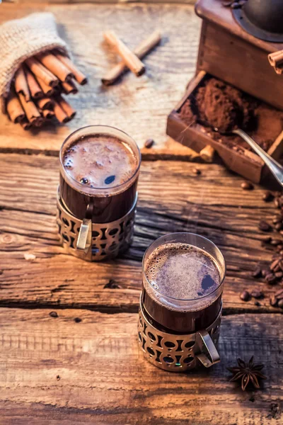 Smell of freshly brewed coffee with cinnamon — Stock Photo, Image