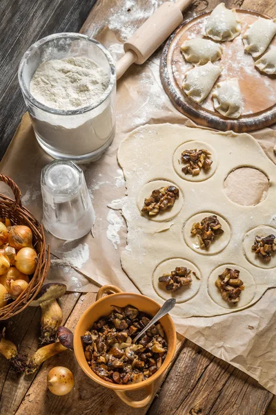 Ingredientes para bolinhos caseiros com cogumelos — Fotografia de Stock