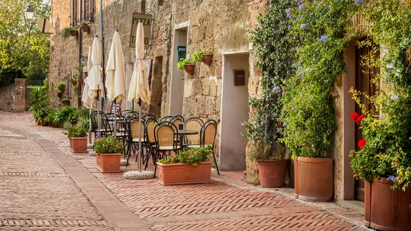 Beautiful street decorated with flowers, Italy — Stock Photo, Image