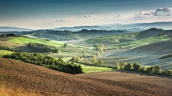 Bella vista sul paesaggio autunnale in Toscana — Foto Stock