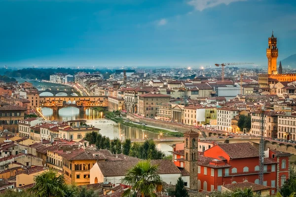 Solnedgang over årgang Firenze, Italia – stockfoto