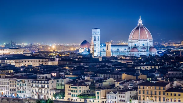 Basilica at nighti n Florence, Italy — Stock Photo, Image