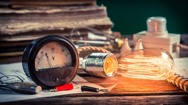 Vintage electrical lab at school — Stock Photo, Image