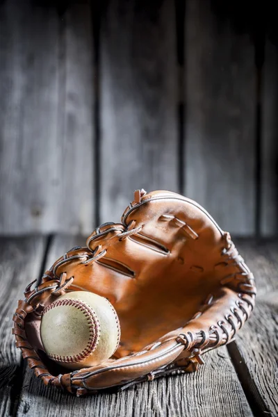 Labda, baseball- és bőr kesztyű — Stock Fotó