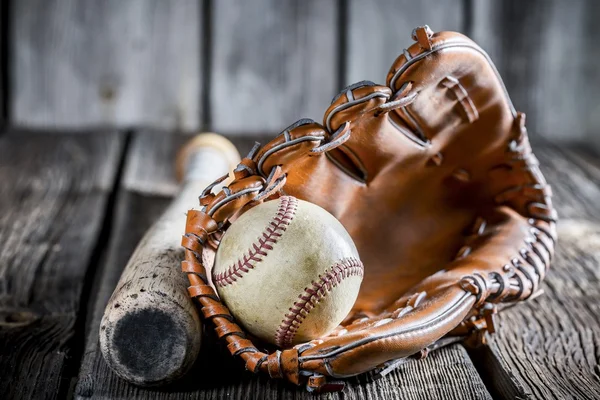 Antiguo set para jugar béisbol —  Fotos de Stock