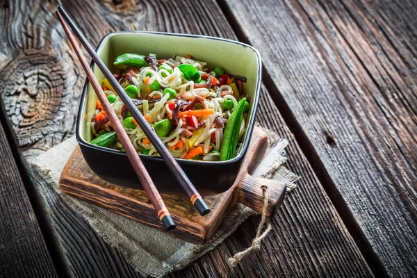 Chinese mix vegetables with noodles — Stock Photo, Image