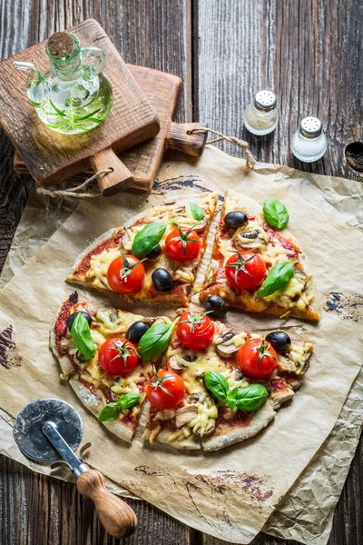 Pizza com presunto de parma — Fotografia de Stock