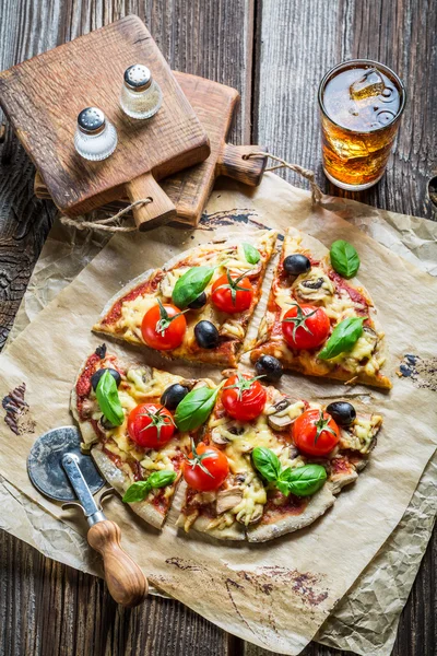 Ingredienser för hemmagjord deg för pizza — Stockfoto