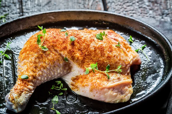 Chicken leg with herbs and spices — Stock Photo, Image