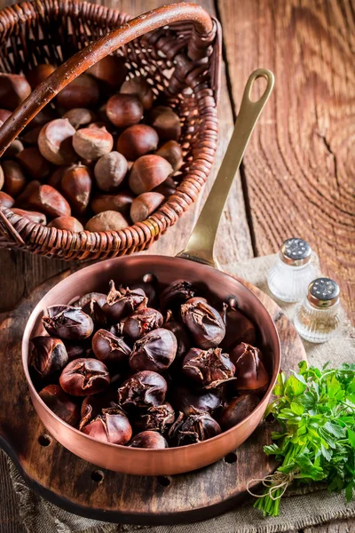 Hot chestnut — Stock Photo, Image