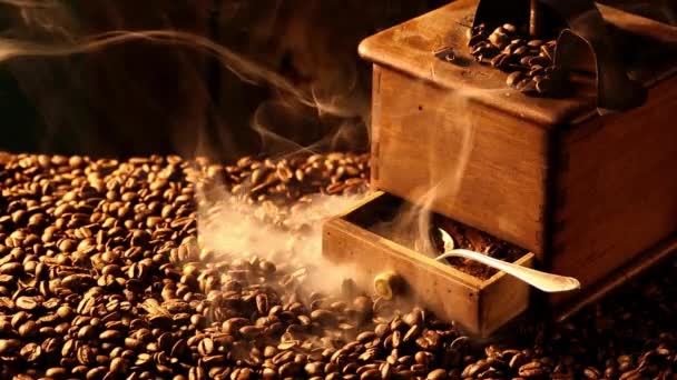 Geur van vers gemalen koffie — Stockvideo