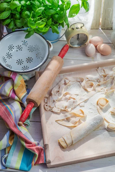 Preparations for pappardelle in the sunny kitchen — Stock Photo, Image