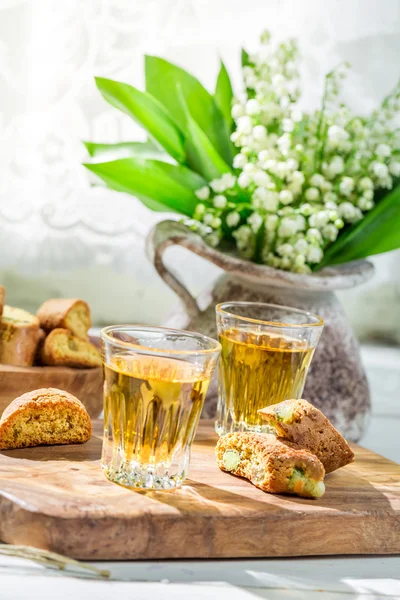 와인 맛 있는 cantuccini — 스톡 사진