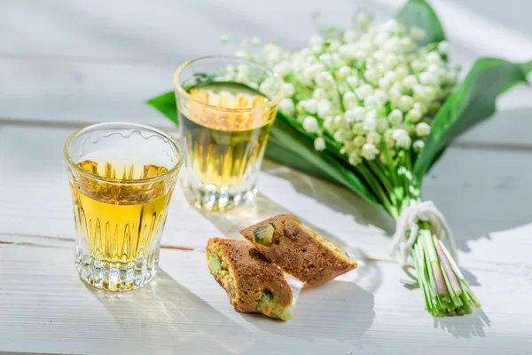 Sweet cantuccini with wine — Stock Photo, Image