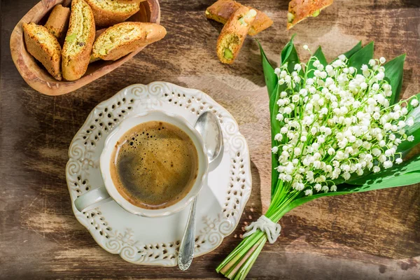 에 스 프레소와 함께 달콤한 cantucci — 스톡 사진