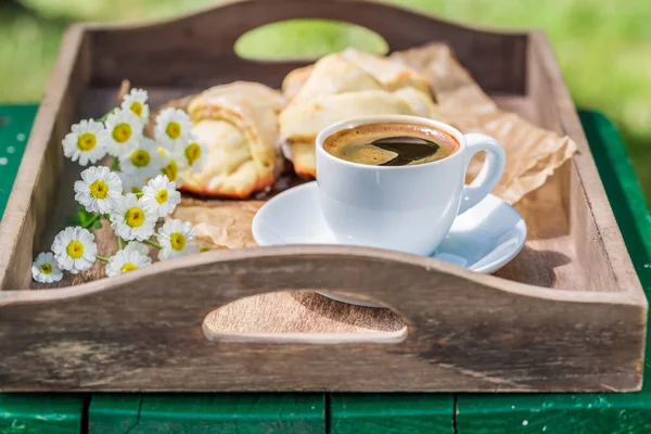 Croissant sucré et café — Photo