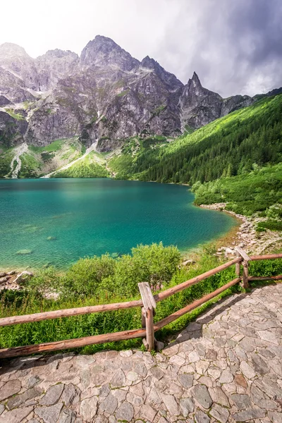 Lake in the Tatra Mountains at summer — Stock Photo, Image