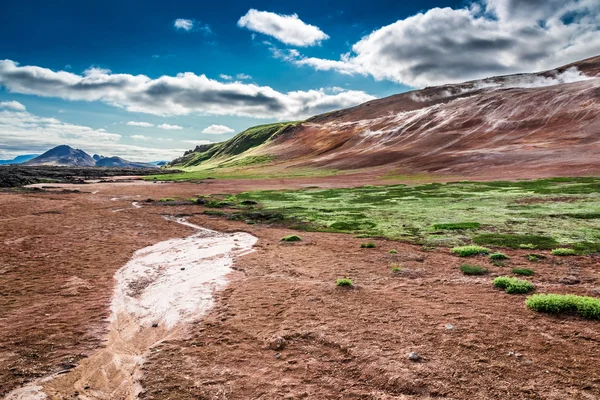 Vue sur le désert sur la montagne volcanique en Islande — Photo