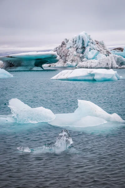 D'énormes icebergs en Islande — Photo