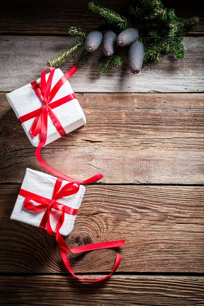 Fondo de vacaciones de Navidad con espacio de copia y regalos — Foto de Stock