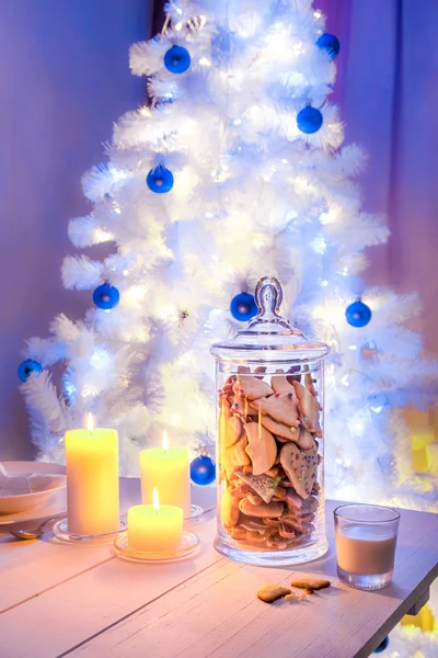 Christmas table with gingerbread cookies and milk — Stock Photo, Image