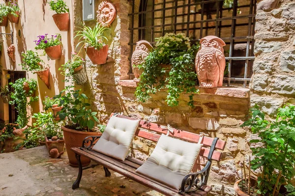 Beautiful decorated street in small town in Italy in sunny day, Umbria — Stock Photo, Image