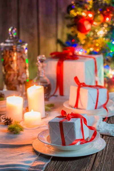 Cenário de mesa de Natal com árvore de Natal — Fotografia de Stock