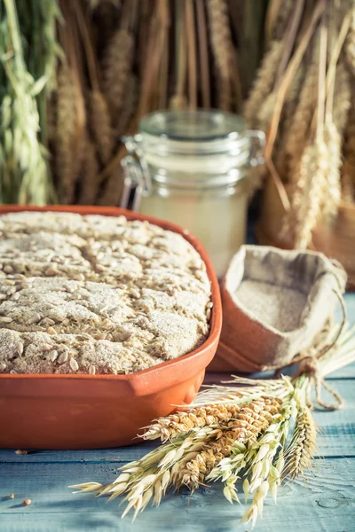 A teljes kiőrlésű gabonák egészséges kenyér — Stock Fotó
