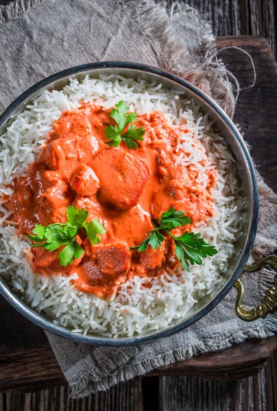 Tikka masala indiana com arroz e frango — Fotografia de Stock